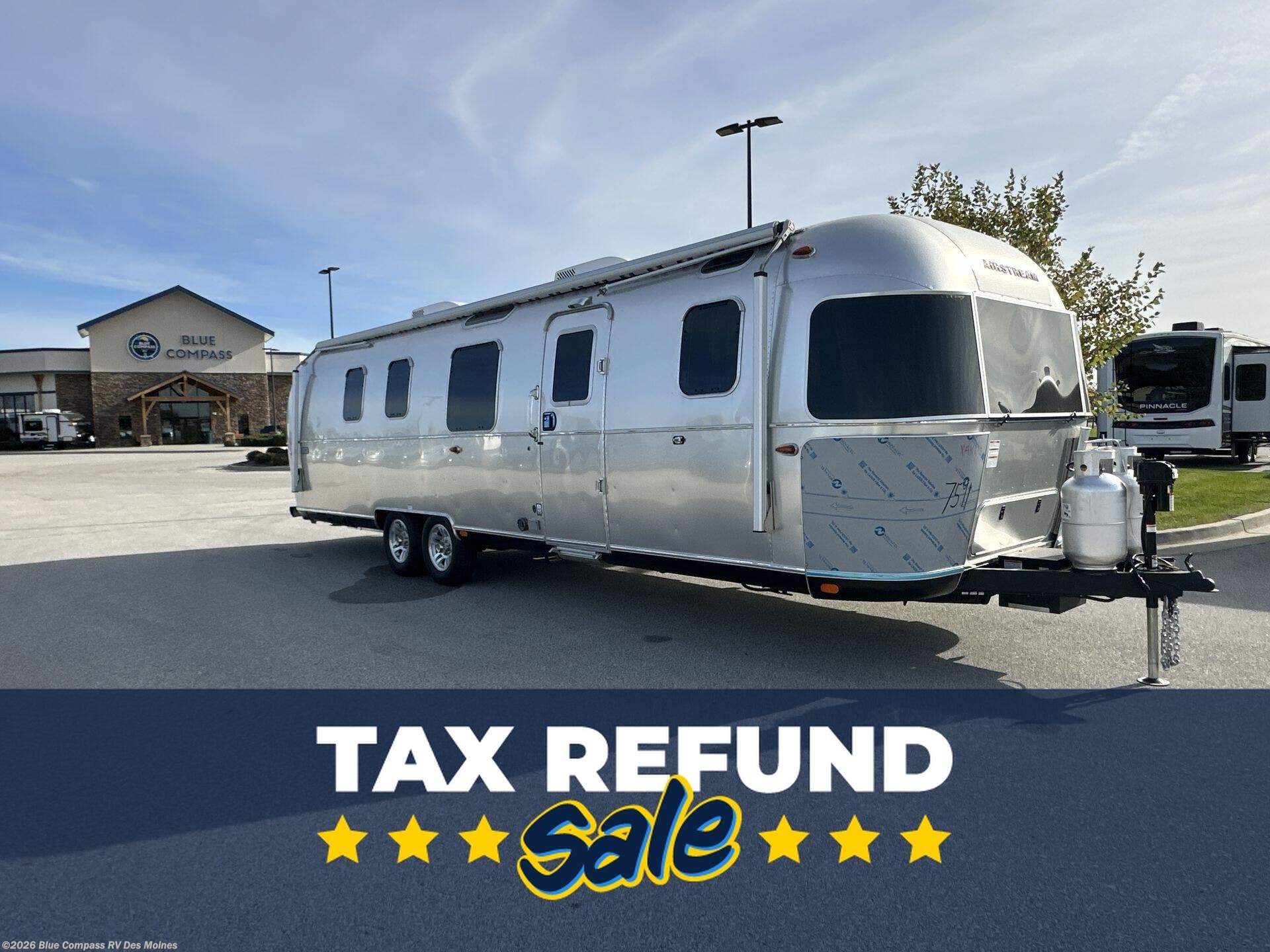 New 2026 Airstream Classic 33FB available in Altoona, Iowa