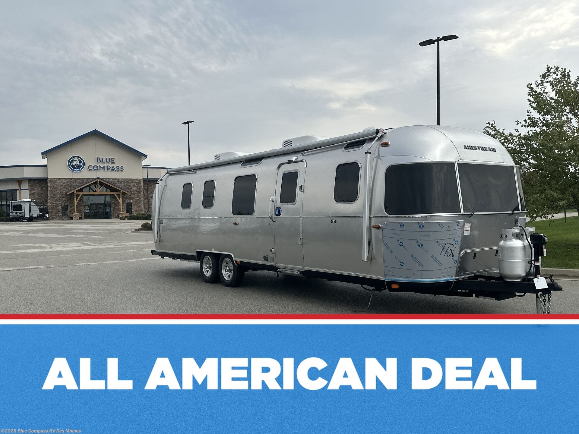 New 2026 Airstream Classic 33FB available in Altoona, Iowa