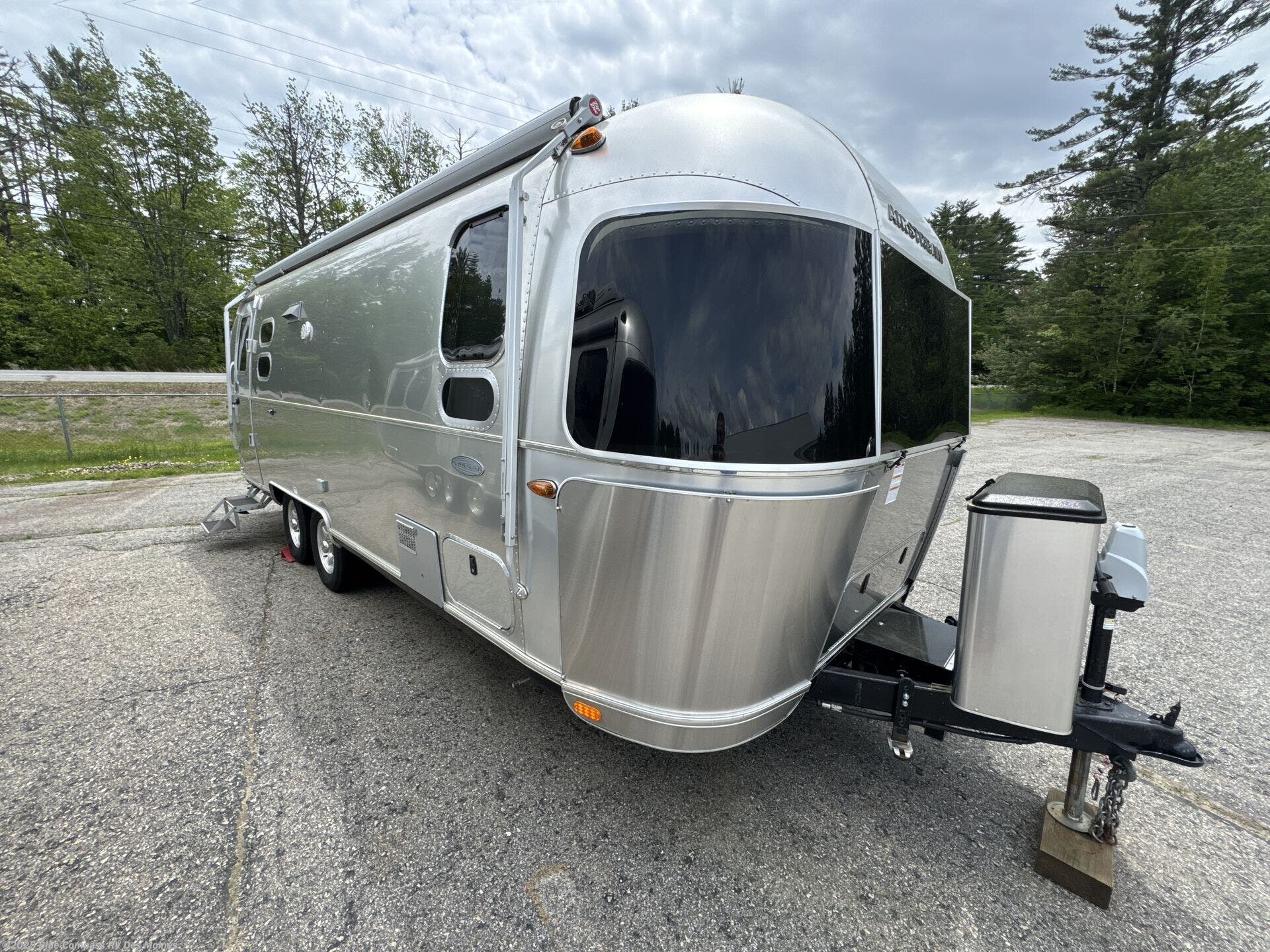 Used 2019 Airstream Flying Cloud 25FB Twin available in Altoona, Iowa