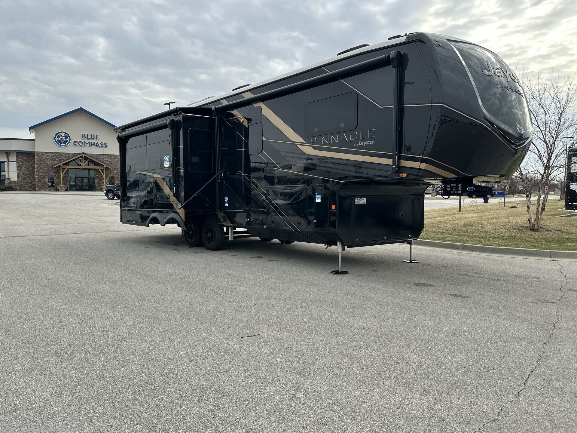 New 2026 Jayco Pinnacle 32RLTS available in Altoona, Iowa