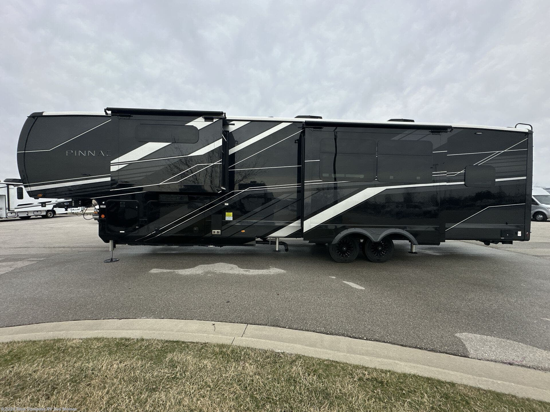 New 2026 Jayco Pinnacle 38FBRK available in Altoona, Iowa