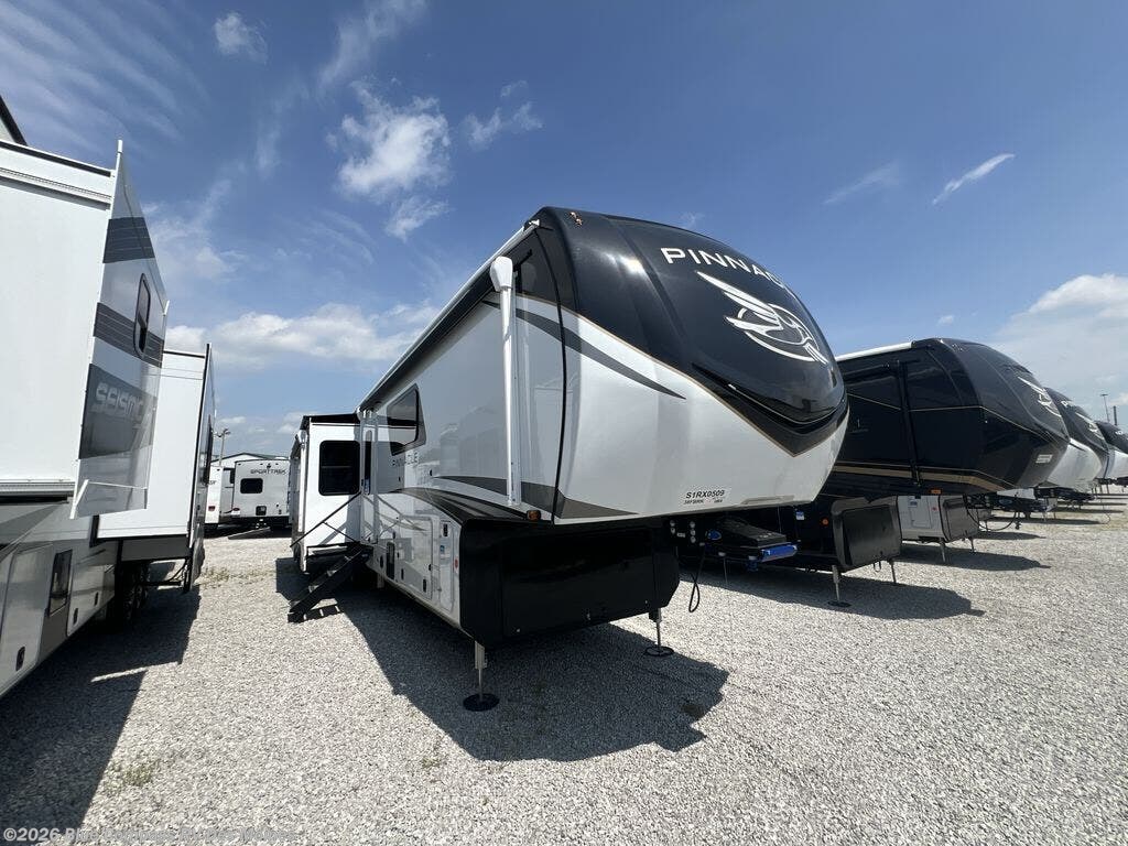 New 2025 Jayco Pinnacle 38FBRK available in Altoona, Iowa