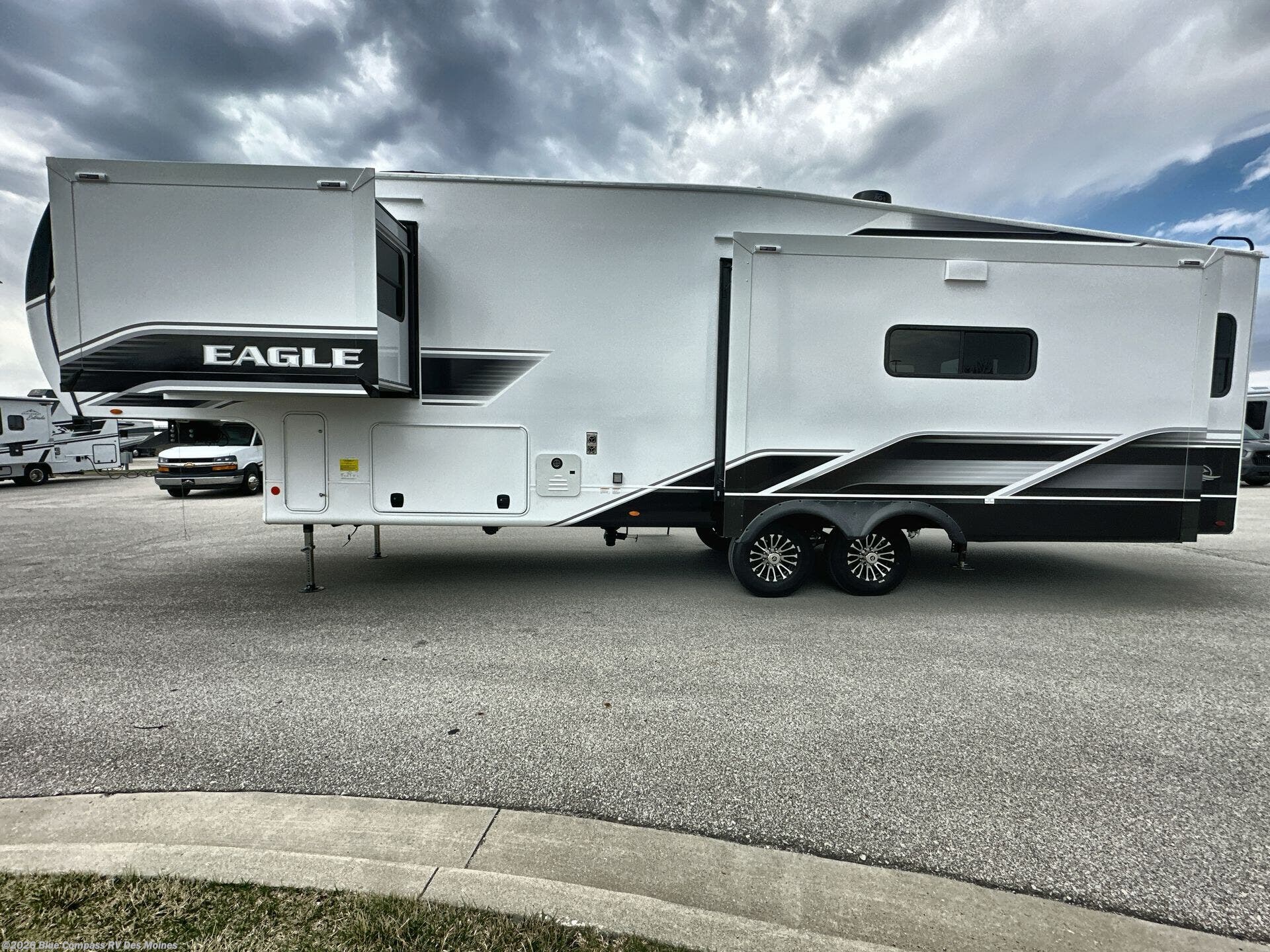 New 2026 Jayco Eagle 321RSTS available in Altoona, Iowa