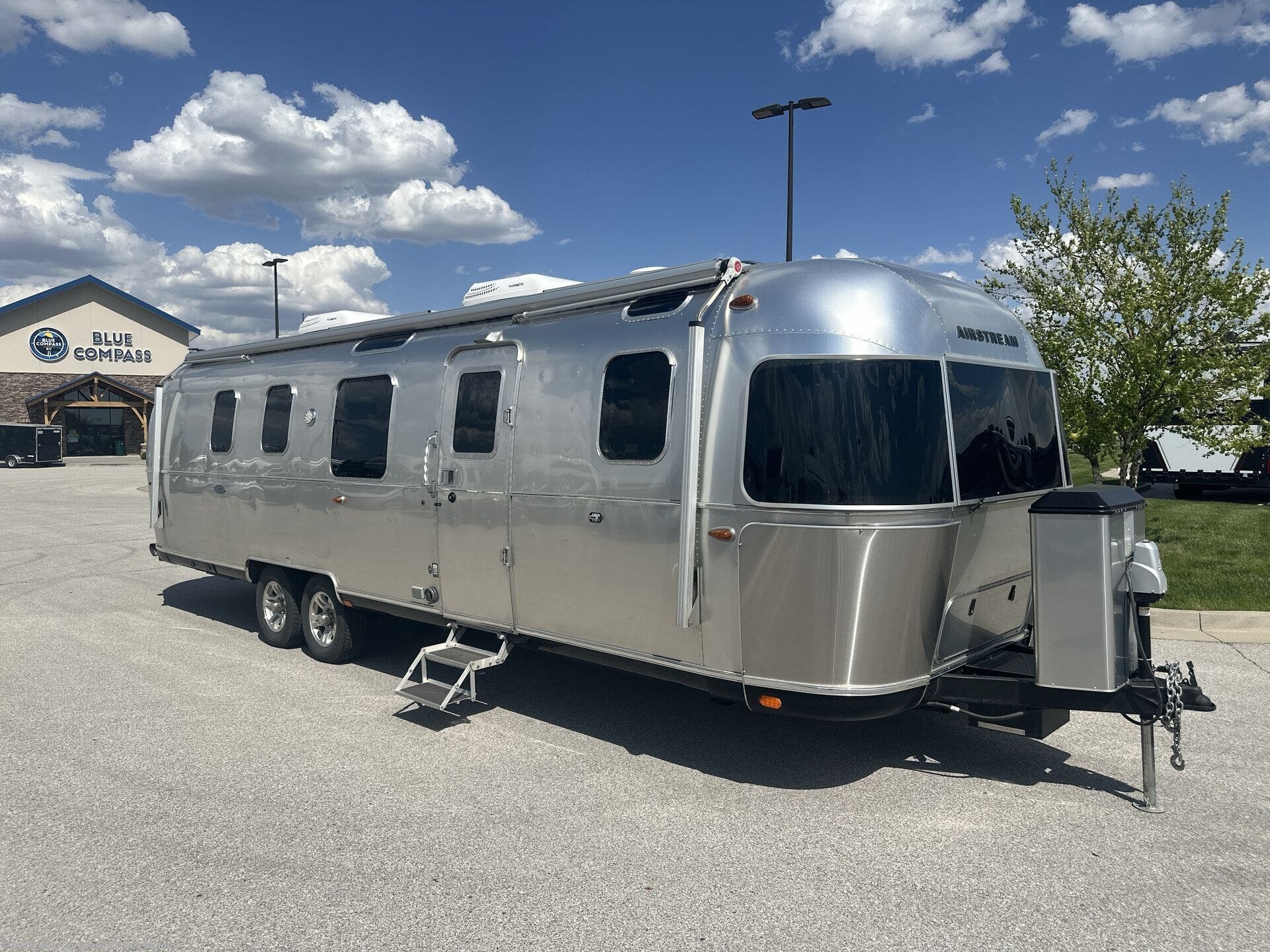 Used 2019 Airstream Classic 33FB available in Altoona, Iowa
