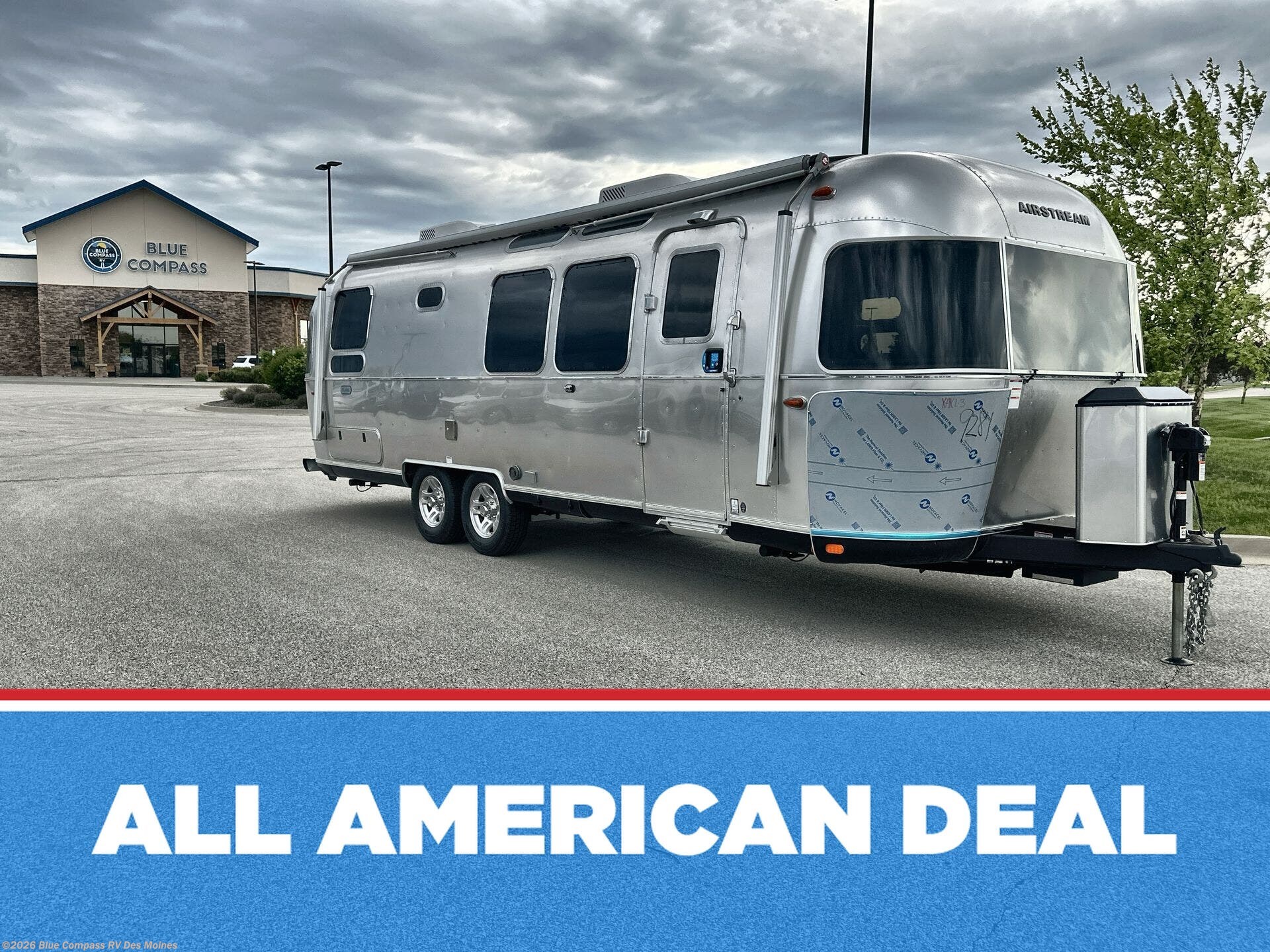 New 2026 Airstream Classic 28RB Twin available in Altoona, Iowa