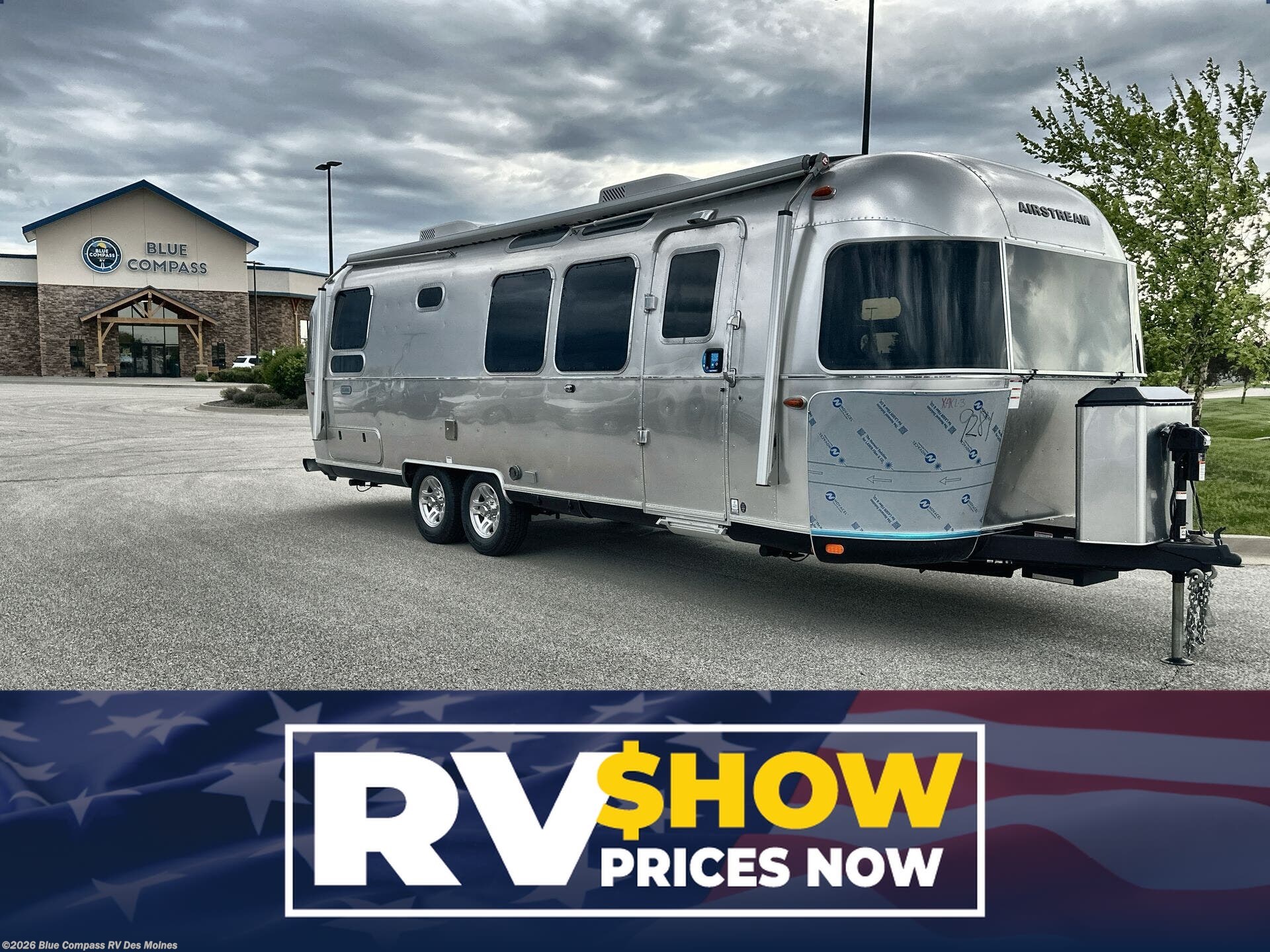 New 2026 Airstream Classic 28RB Twin available in Altoona, Iowa