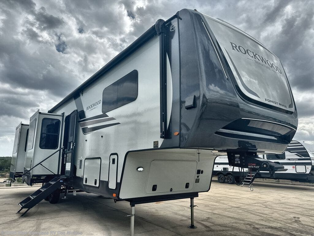 New 2026 Forest River Rockwood Signature 404SRK available in Altoona, Iowa