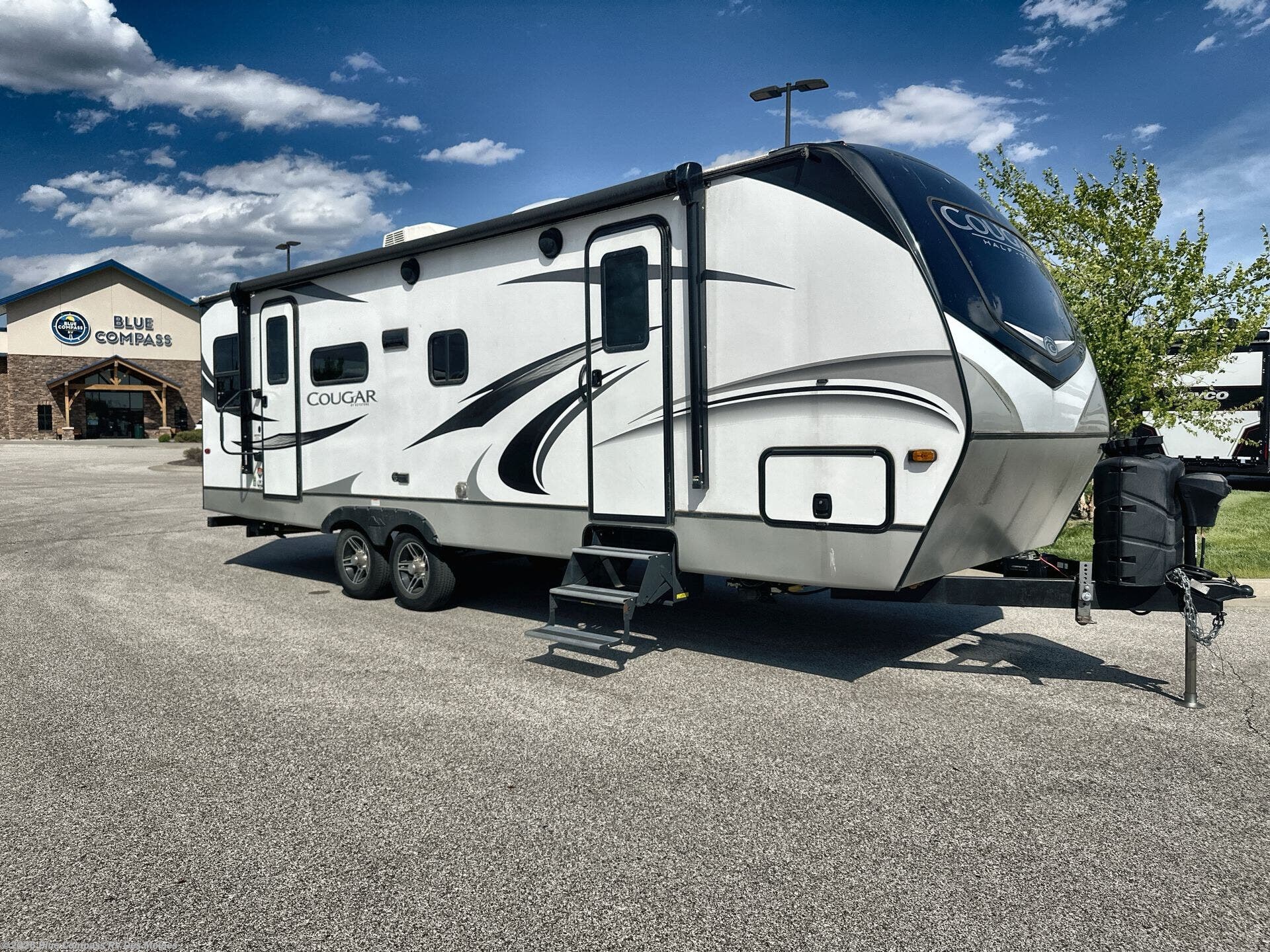 Used 2022 Keystone Cougar Half-Ton 25RDS available in Altoona, Iowa