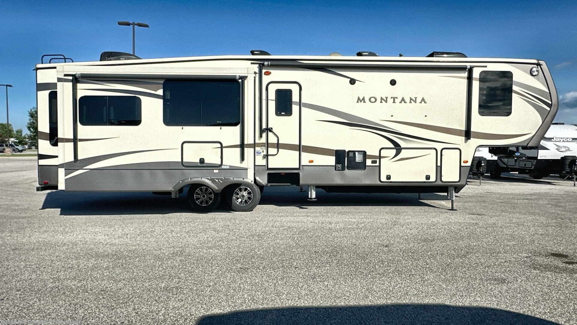 Used 2017 Keystone Montana 3720RL available in Altoona, Iowa