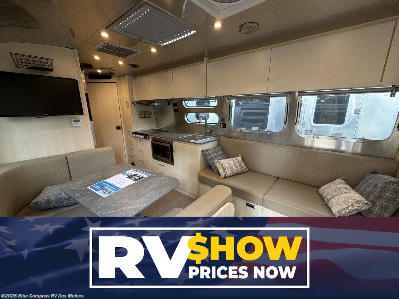 Used 2024 Airstream Flying Cloud 30FBBT available in Altoona, Iowa