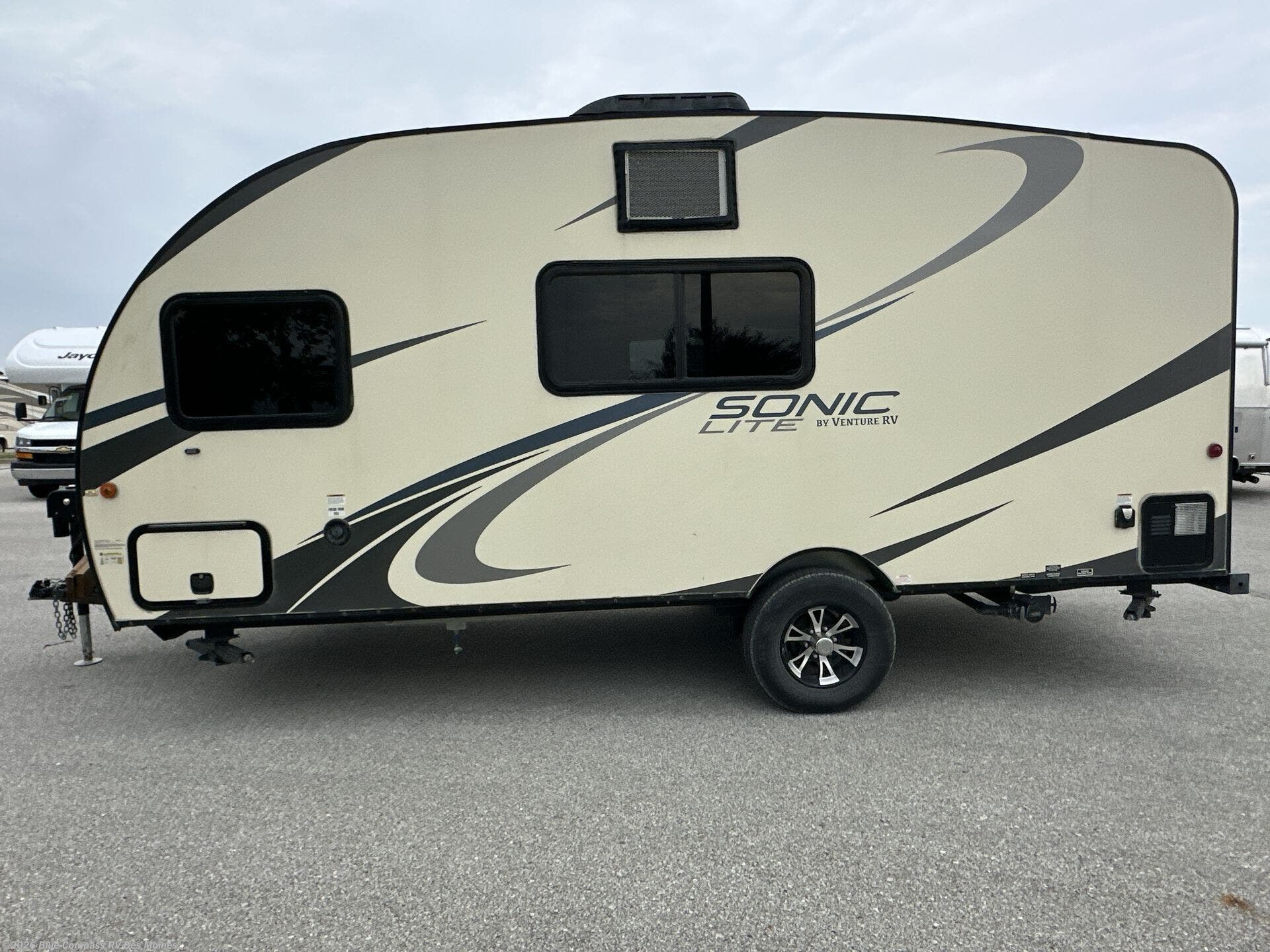 Used 2018 Venture RV Sonic Lite 168VRB available in Altoona, Iowa
