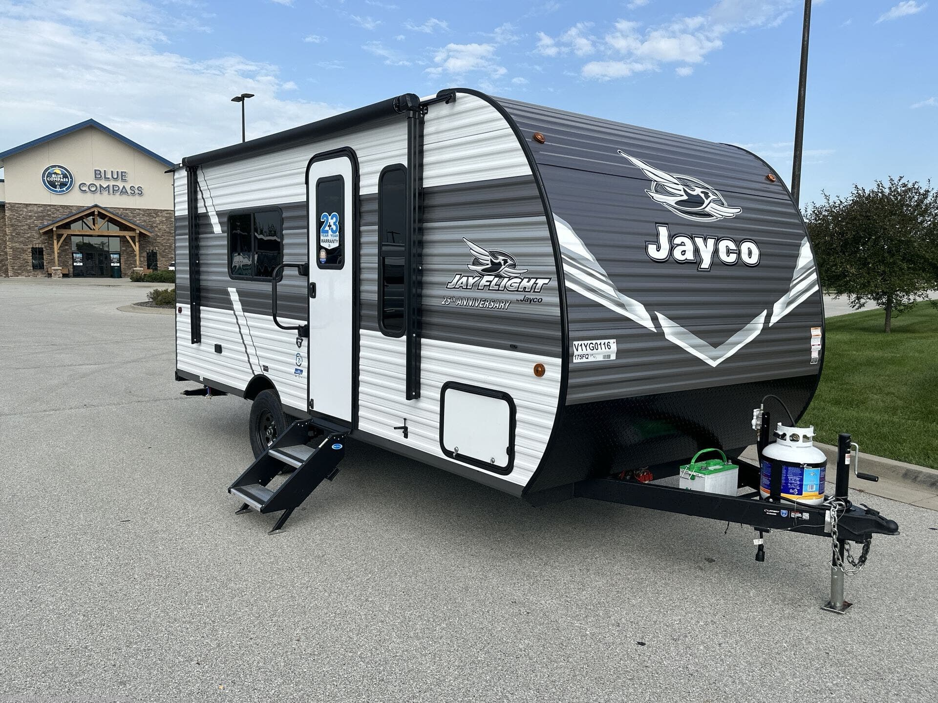 New 2027  Jayco Jay Flight 175FQ by Jayco from Blue Compass RV Des Moines in Altoona, IA