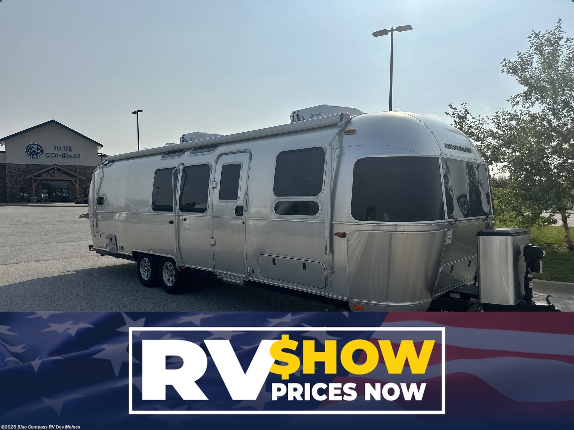 Used 2025 Airstream Flying Cloud 30FBBT available in Altoona, Iowa