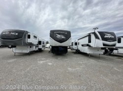 New 2025 Jayco Pinnacle 38FBRK available in Latham, New York