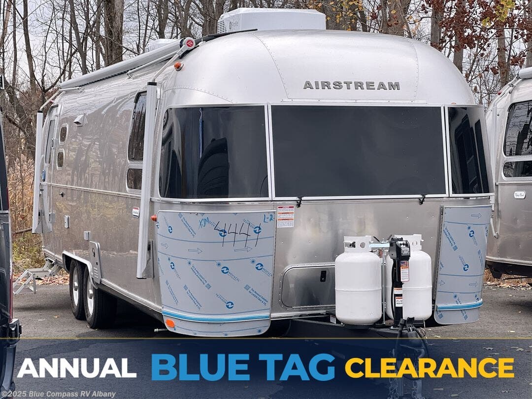 New 2025 Airstream International 27FB Queen available in Latham, New York