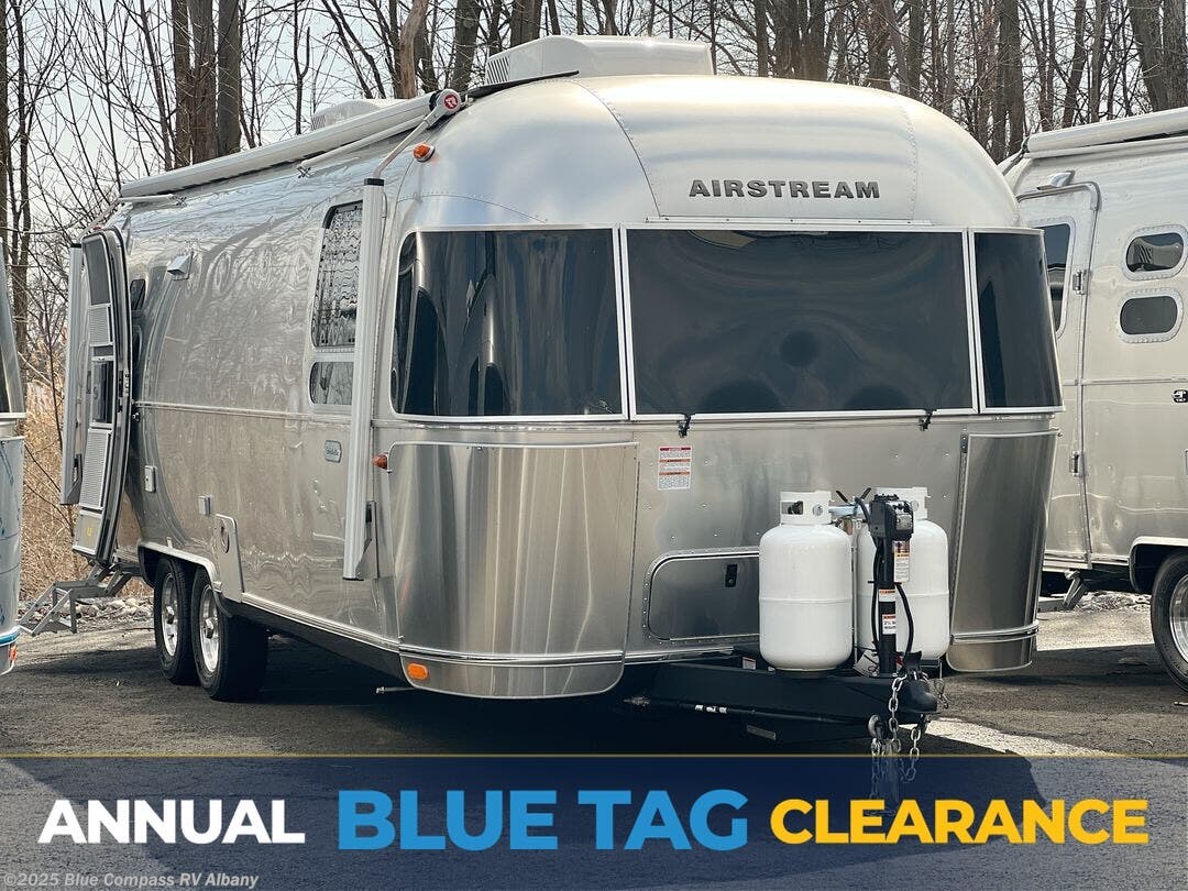 New 2025 Airstream Globetrotter 27FB Queen available in Latham, New York