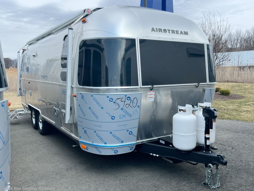 New 2025 Airstream Globetrotter 25FB-QUEEN available in Latham, New York