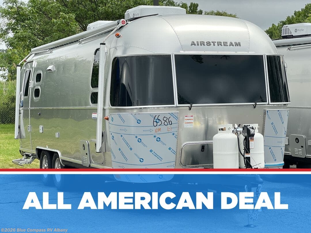 New 2025 Airstream Flying Cloud 27FB Twin available in Latham, New York