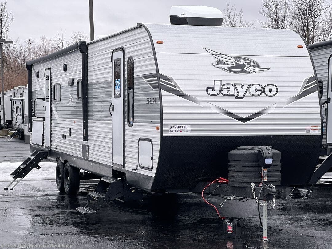 New 2025 Jayco Jay Flight SLX 330TBS available in Latham, New York