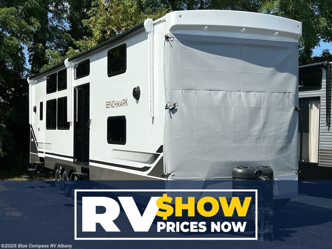 New 2026 Alliance RV Benchmark 44LFT available in Latham, New York