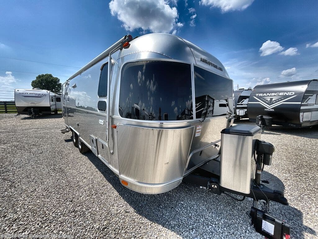 Used 2023 Airstream Flying Cloud 25FB available in Latham, New York