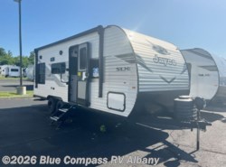 New 2026 Jayco Jay Flight SLX 210QB available in Latham, New York