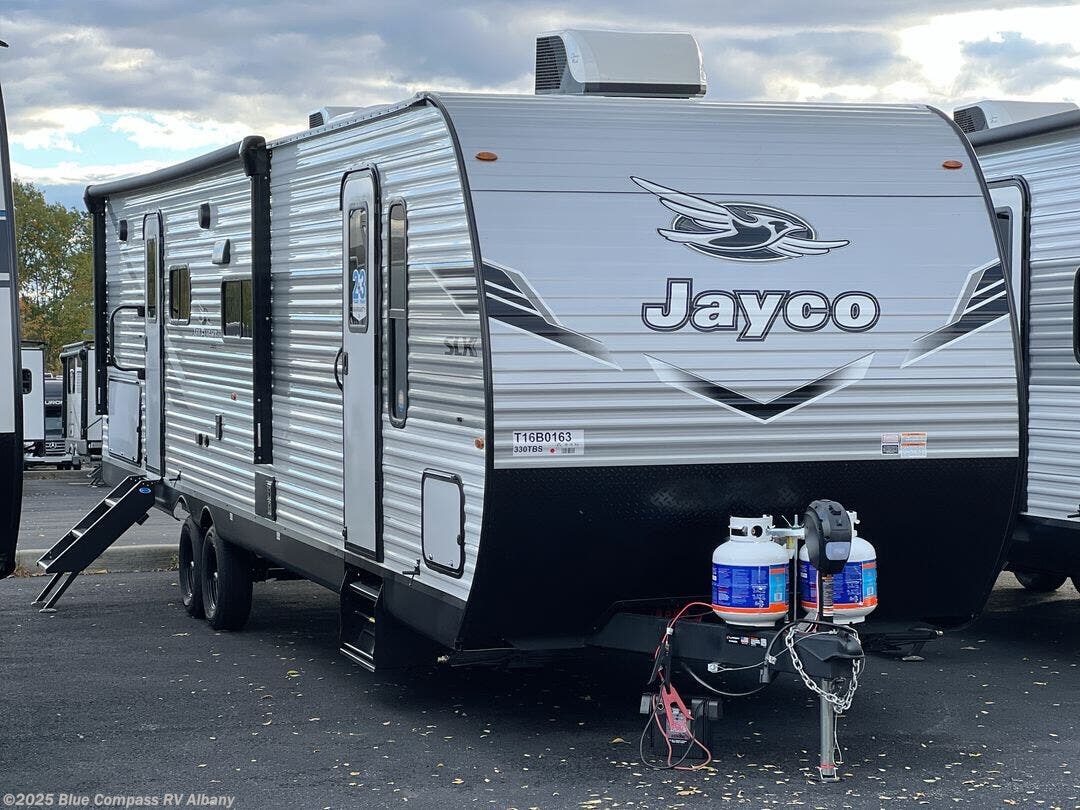 New 2026 Jayco Jay Flight SLX 330TBS available in Latham, New York