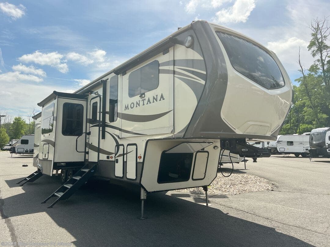 Used 2017 Keystone Montana 3731 FL available in Latham, New York