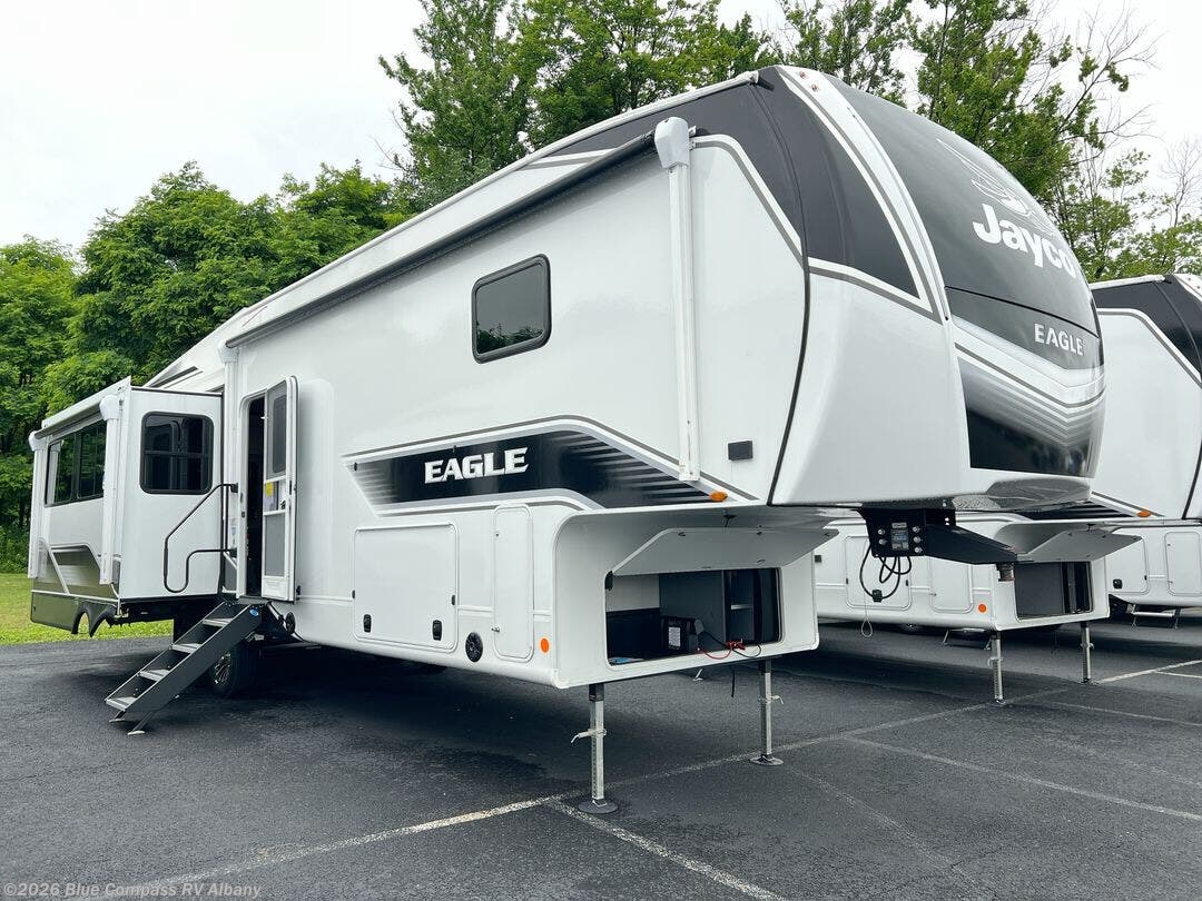 New 2026 Jayco Eagle 335LSTS available in Latham, New York