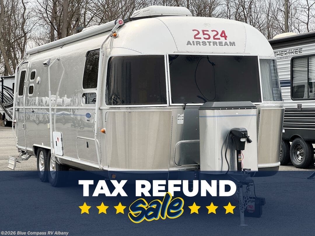 Used 2014 Airstream Classic 27FBQ available in Latham, New York
