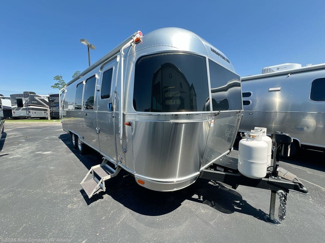 New 2026 Airstream Flying Cloud 28RB available in Latham, New York