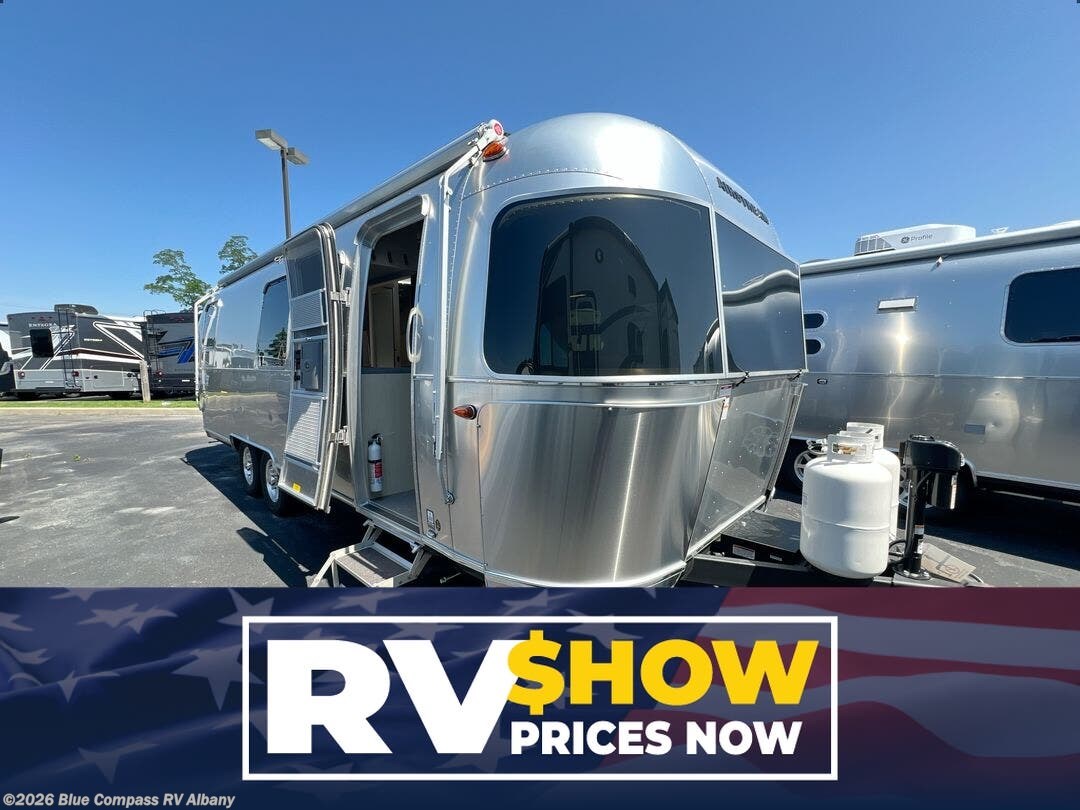 New 2026 Airstream Flying Cloud 28RB available in Latham, New York