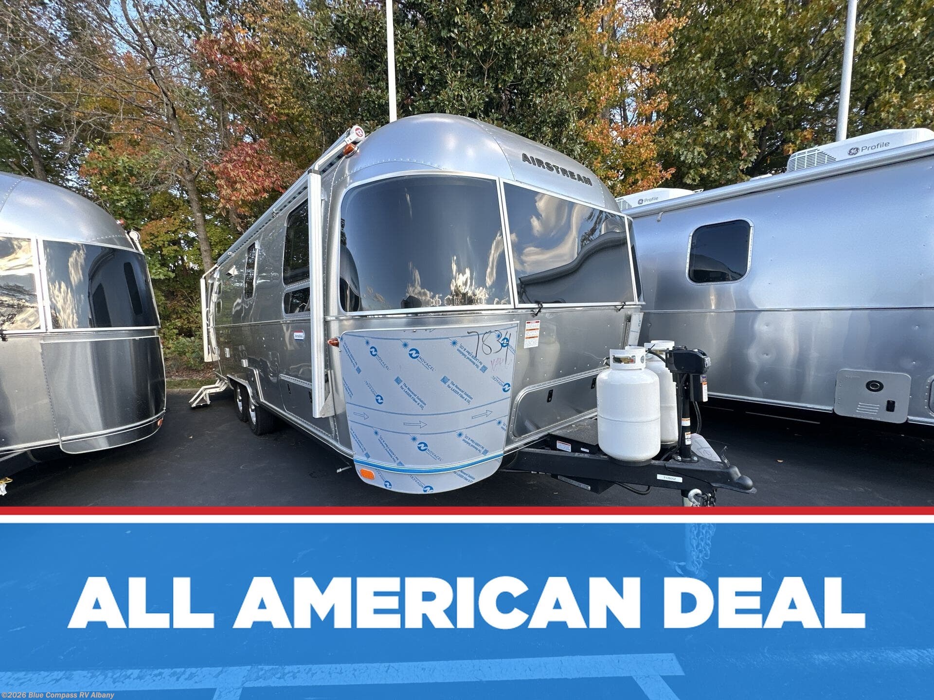 New 2026 Airstream International 27FB Twin available in Latham, New York