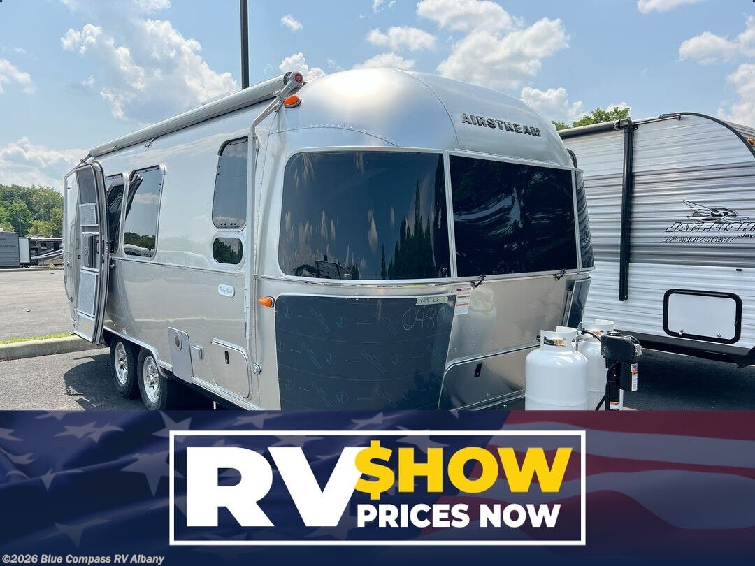 New 2027 Airstream Flying Cloud 23FB Twin available in Latham, New York