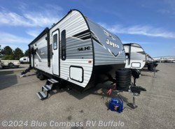 New 2025 Jayco Jay Flight SLX 262RLS available in West Seneca, New York