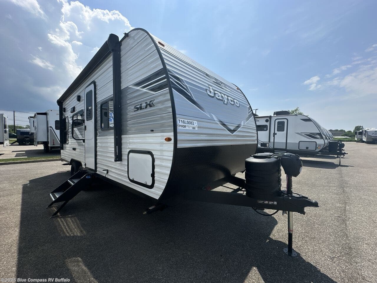 New 2025 Jayco Jay Flight SLX 210QB available in West Seneca, New York