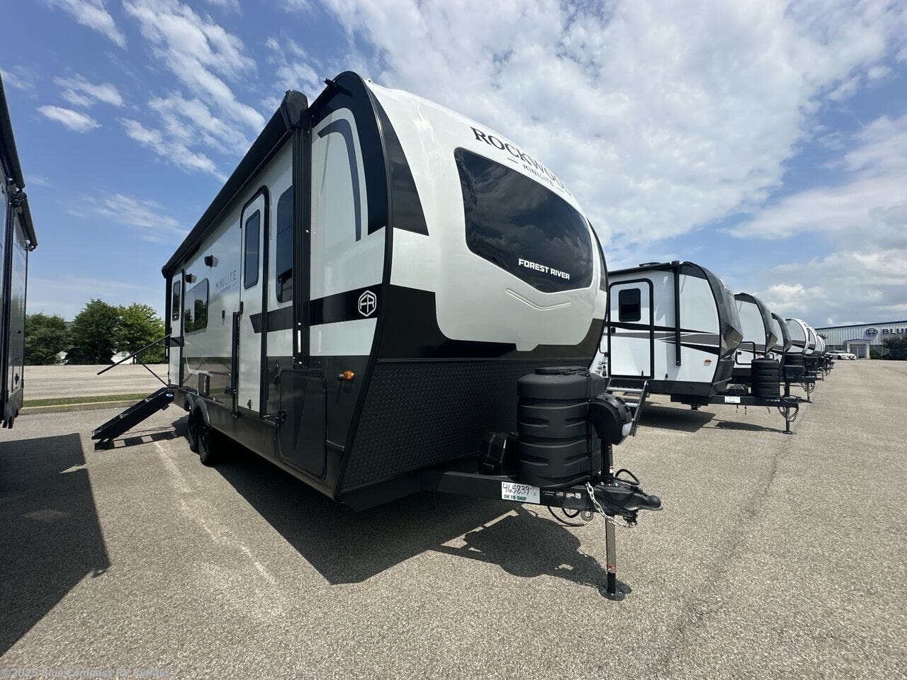 New 2026 Forest River Rockwood Mini Lite 2515S available in West Seneca, New York