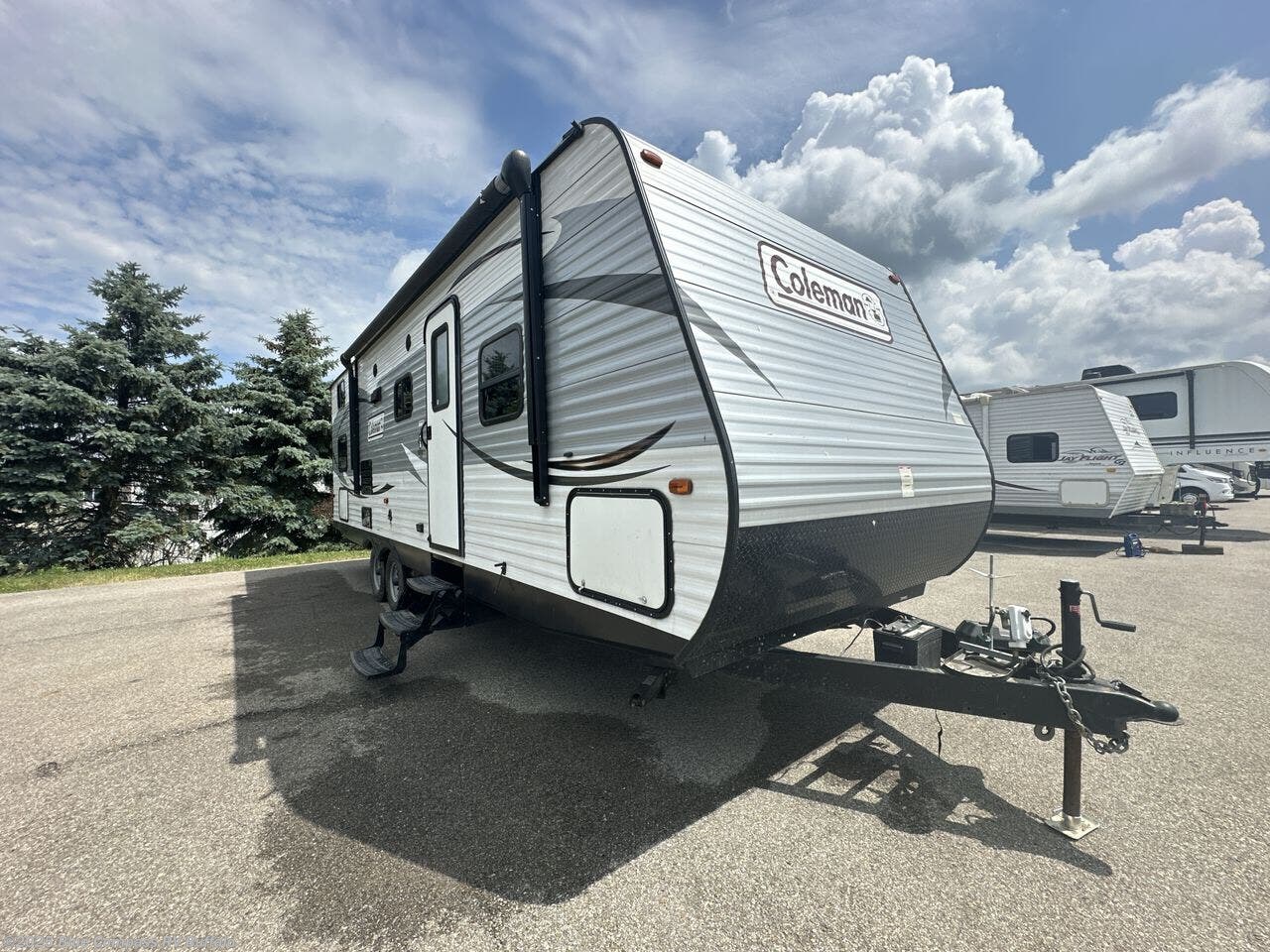 Used 2015 Coleman  Lantern Series 262BHS available in West Seneca, New York