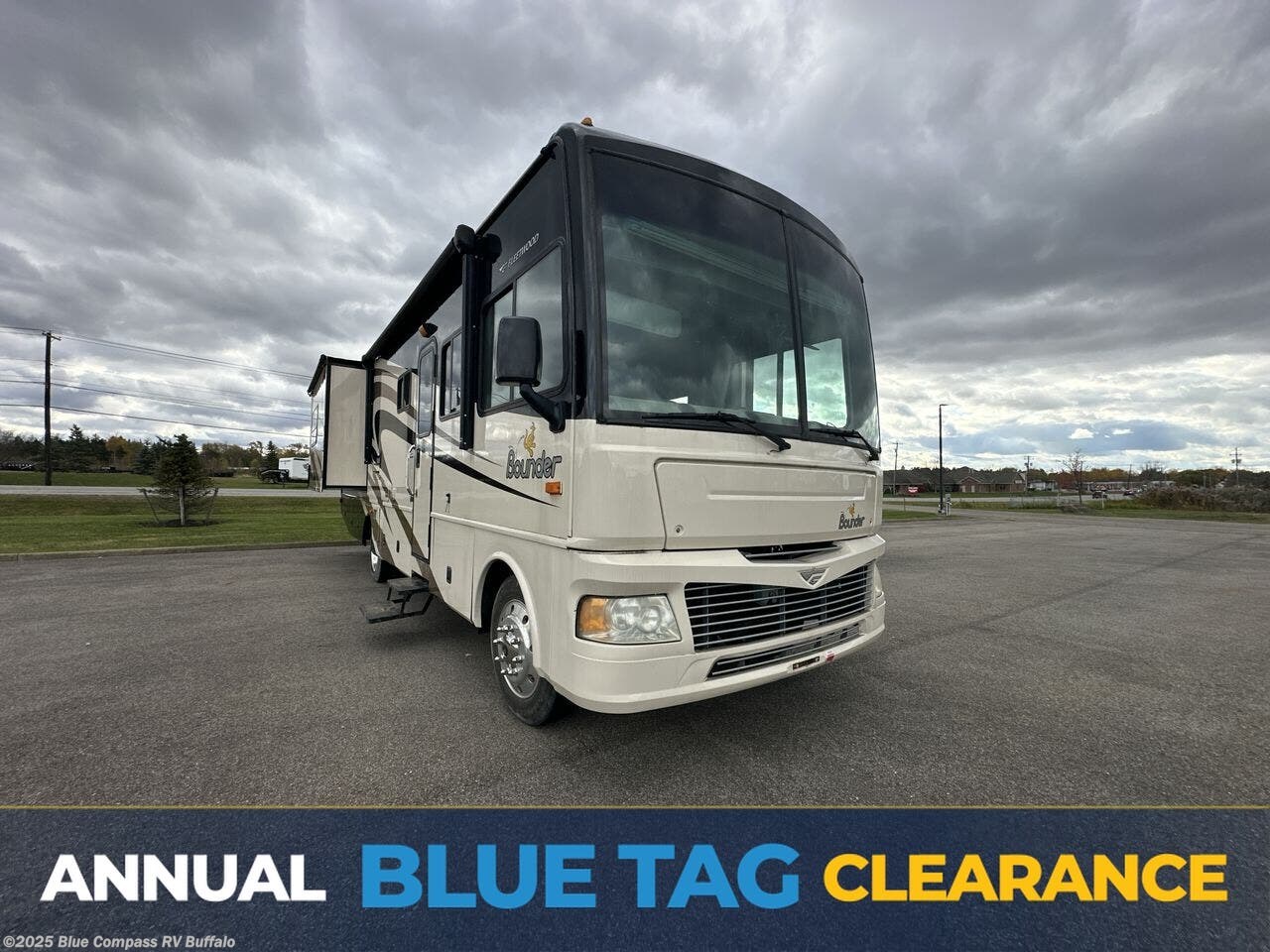 Used 2007 Fleetwood Bounder 33R available in West Seneca, New York