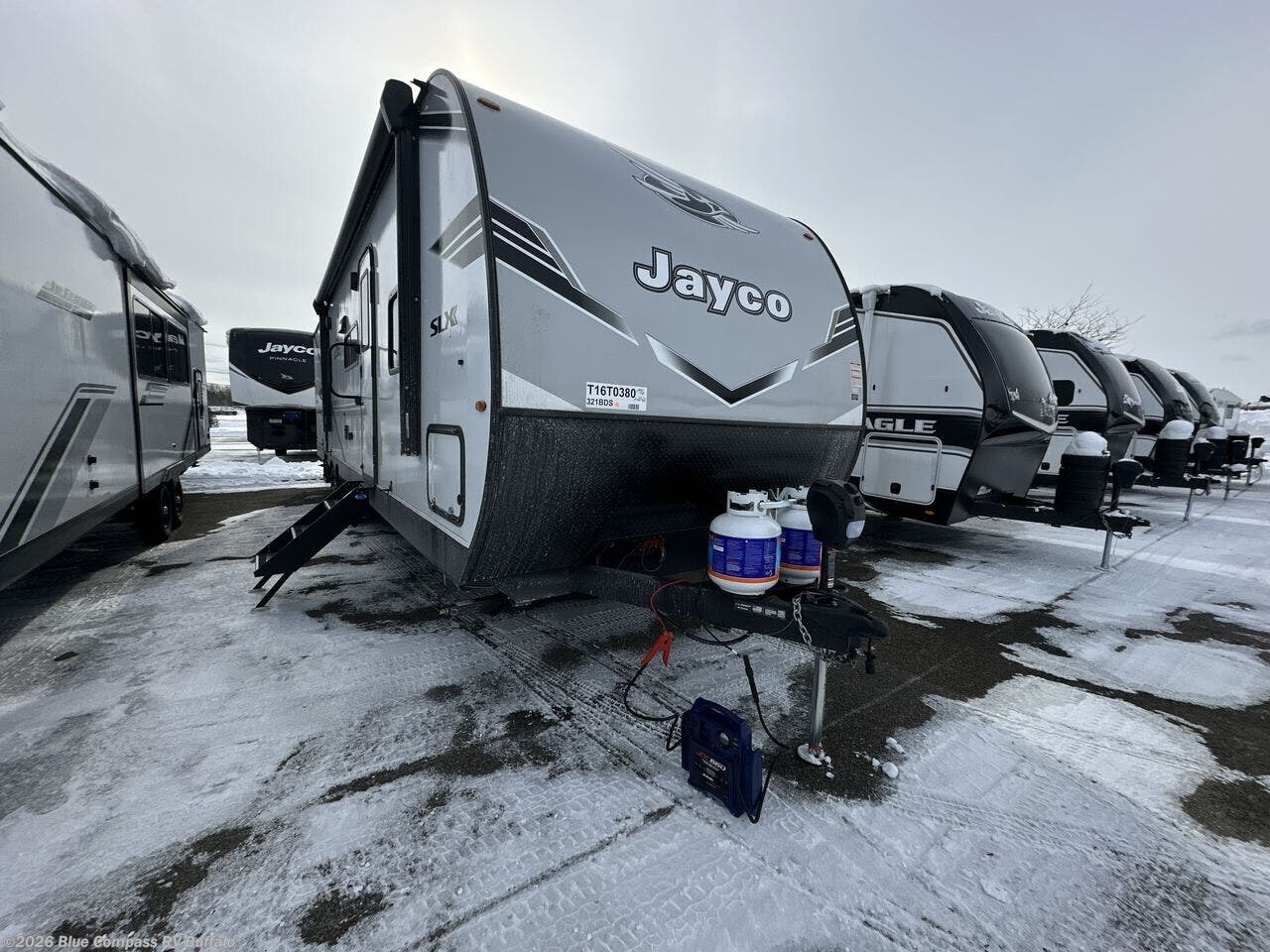 New 2026 Jayco Jay Flight SLX 321BDS available in West Seneca, New York