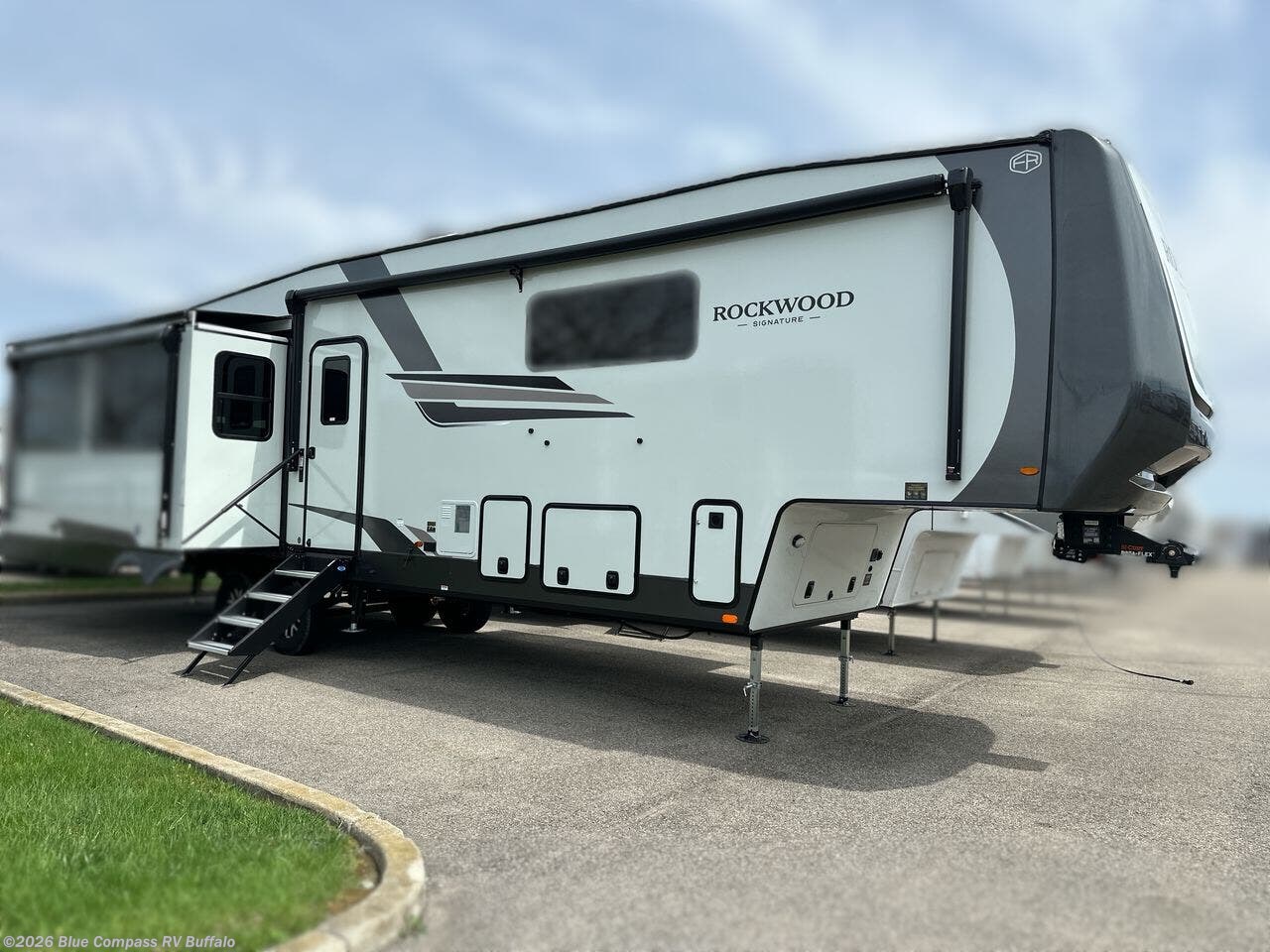New 2026 Forest River Rockwood Signature 401SFB available in West Seneca, New York