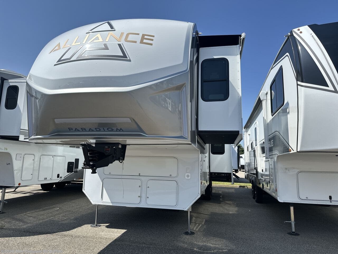 New 2027 Alliance RV Paradigm 312RK available in West Seneca, New York