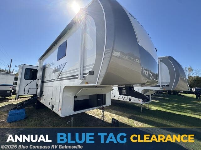 New 2026 Heartland Sundance 32RLBS available in Alachua, Florida