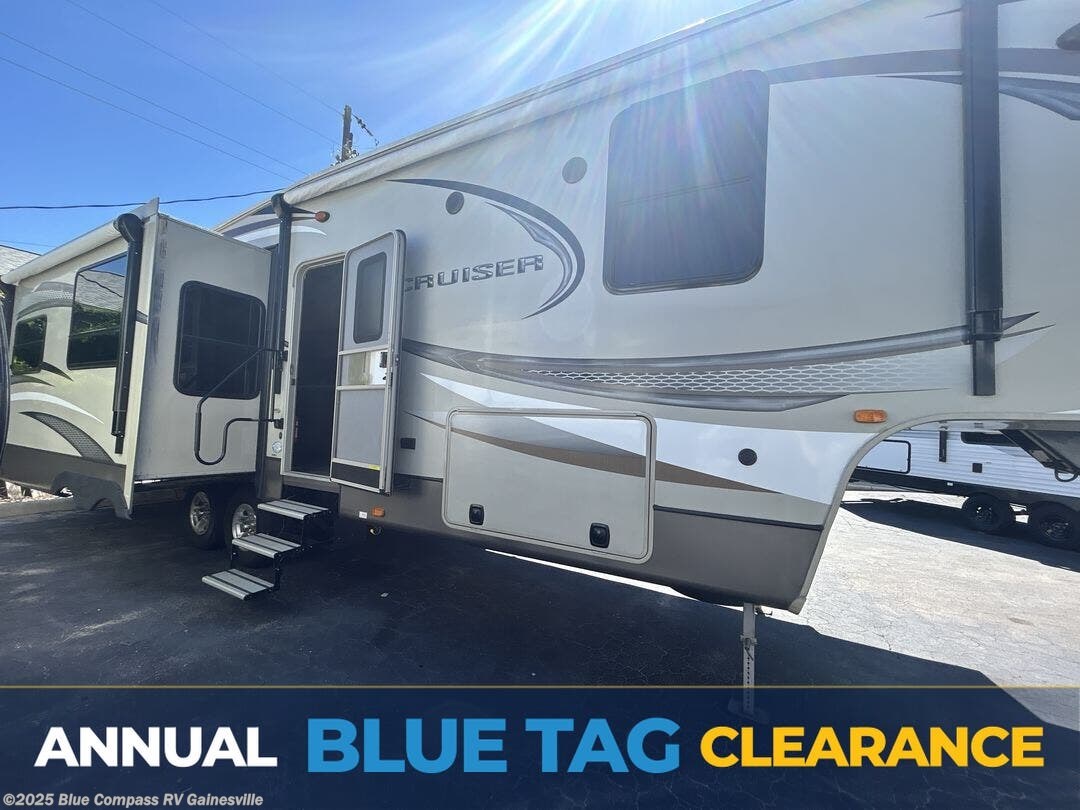 Used 2015 CrossRoads Cruiser 333RL available in Alachua, Florida