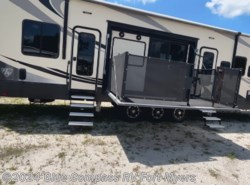 Used 2018 Heartland Road Warrior 427 available in Fort Myers, Florida