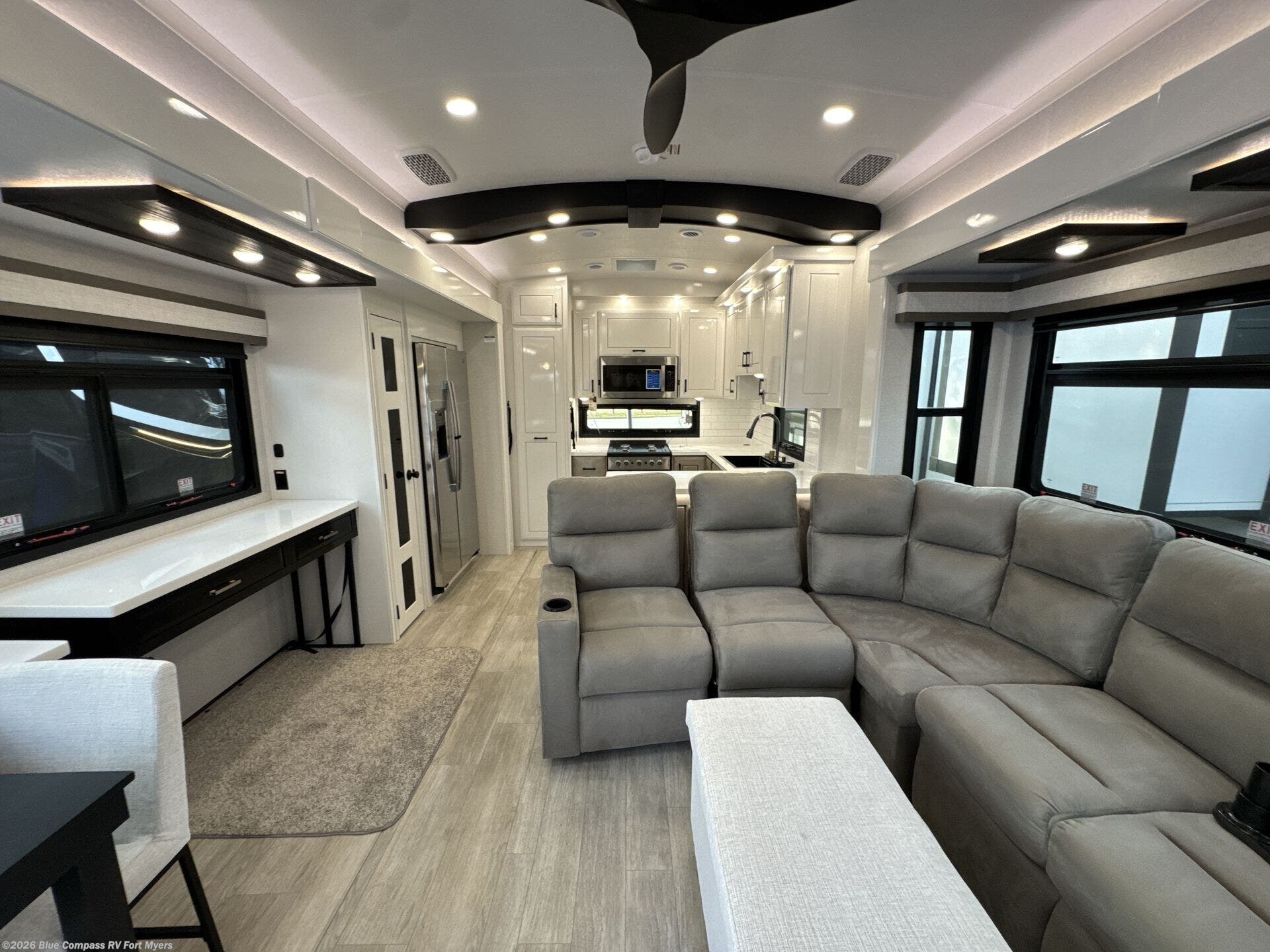 New 2026 Jayco Pinnacle 38FBRK available in Fort Myers, Florida
