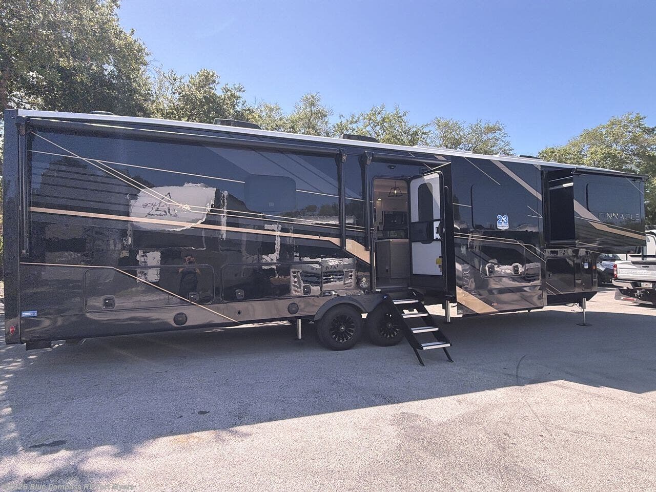 New 2026 Jayco Pinnacle 39FLOK available in Fort Myers, Florida