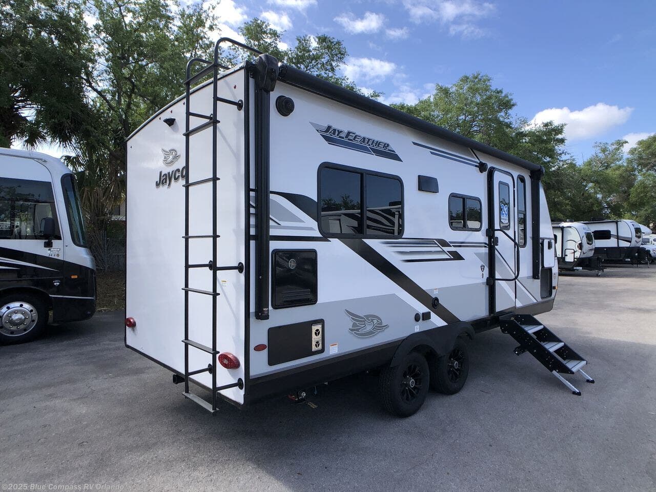 New 2025 Jayco Jay Feather 19MRK available in Casselberry, Florida