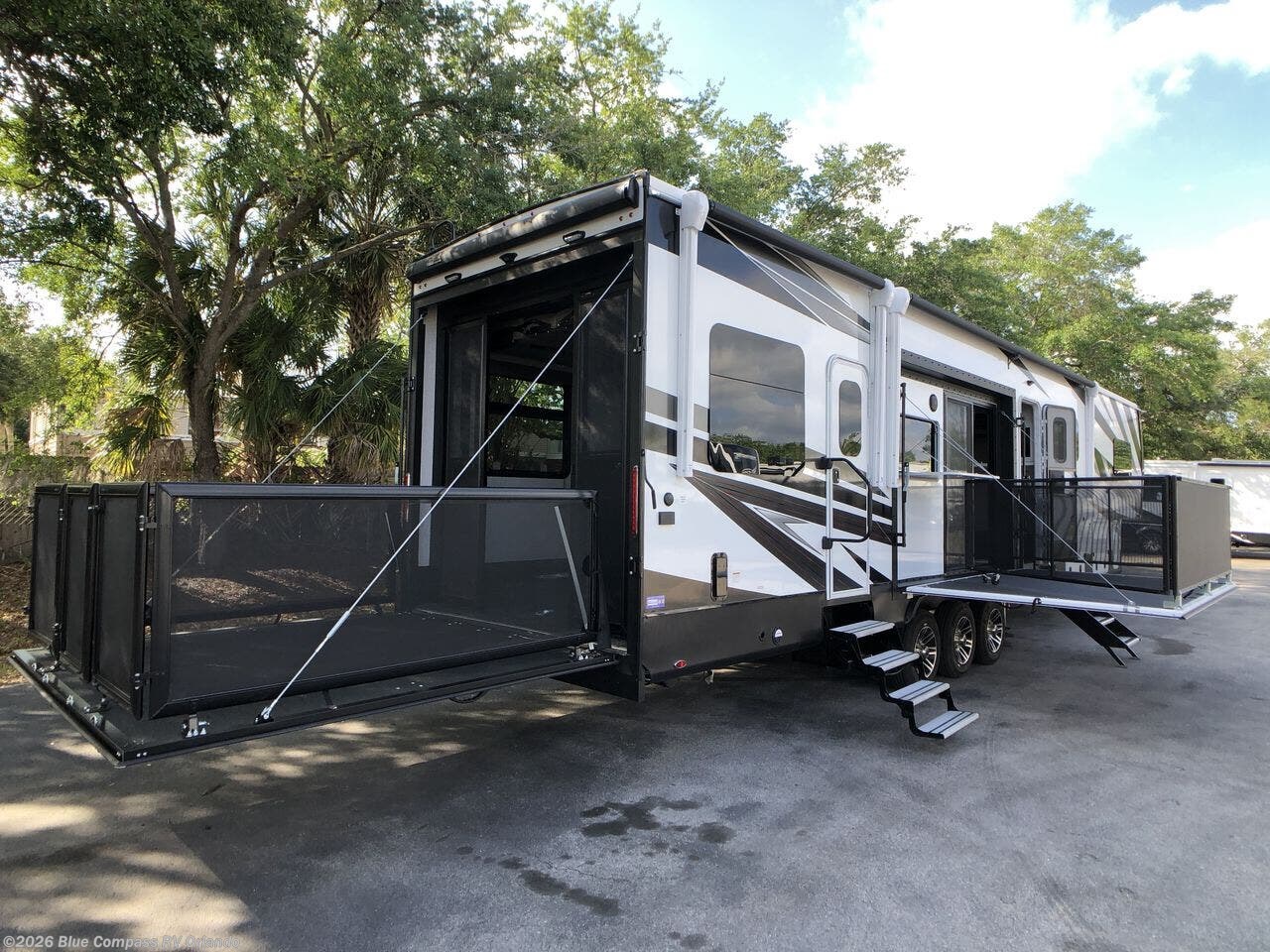New 2025 Jayco Seismic Luxury Series 4113 available in Casselberry, Florida
