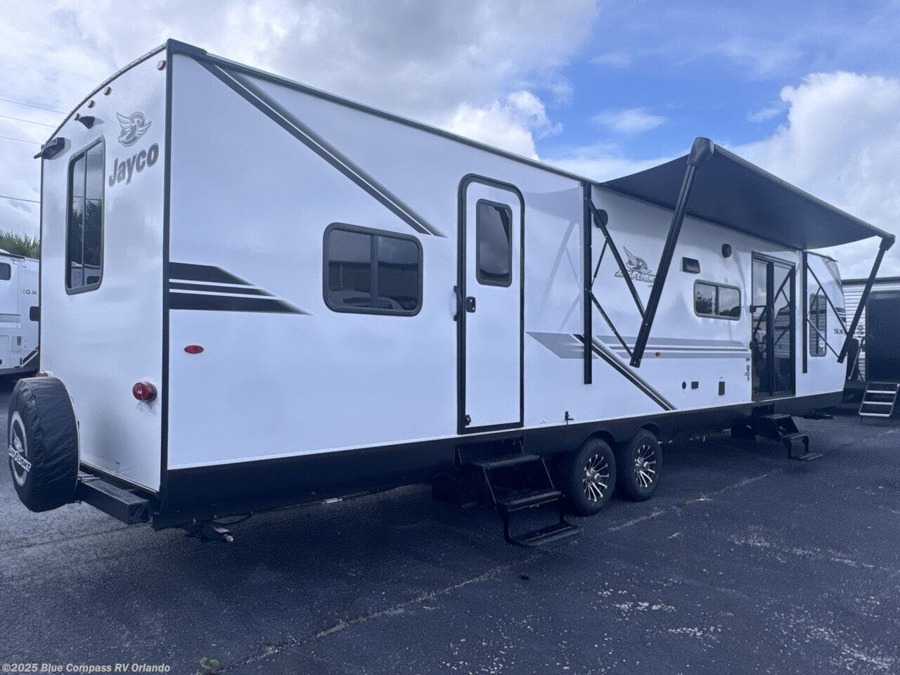 New 2025 Jayco Jay Flight SLX 380DQS available in Casselberry, Florida